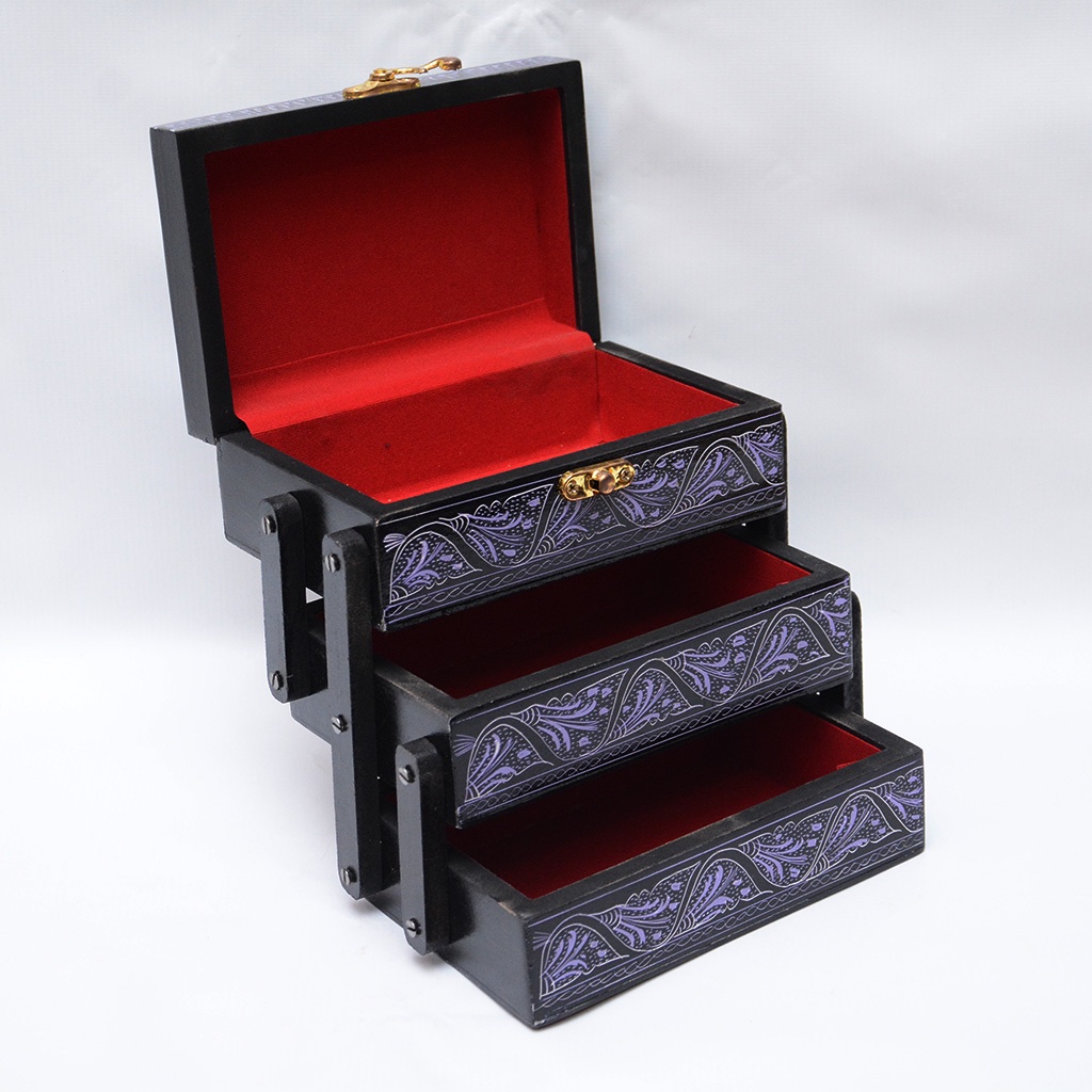 Jewelry Box (Laquer Art) IMG # 12104